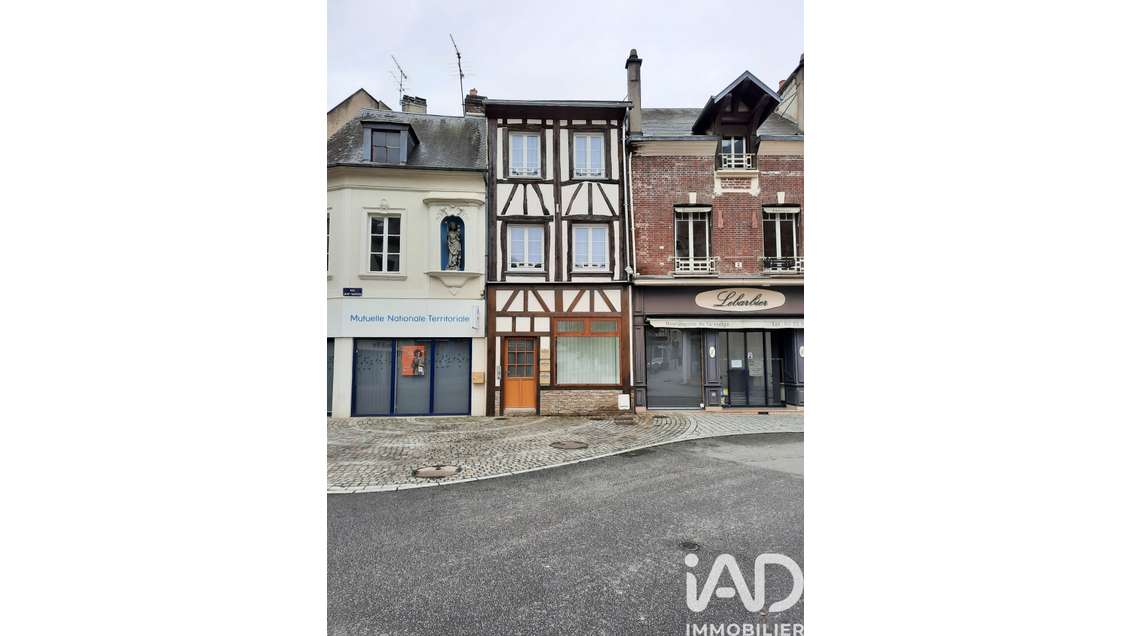 A louer atelier rénové en bureau 20m² à Évreux