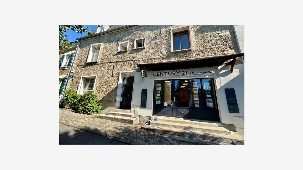 Loue local libre 81m² en centre ville Marcoussis
