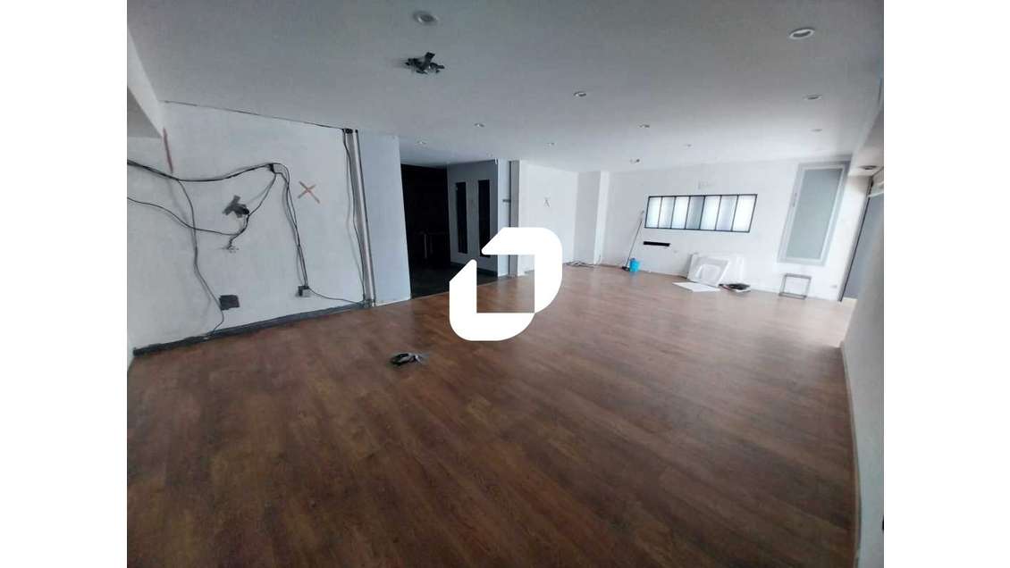 A louer Local commercial 396m² Eysines