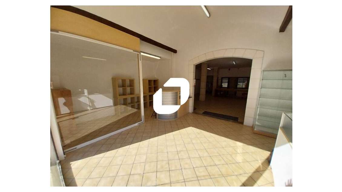 A louer Local commercial 240m² Eysines