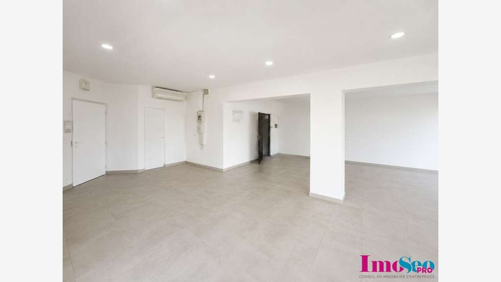 Local commercial 87m² à louer à Eysines