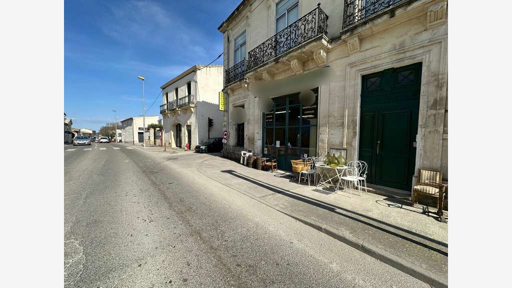 Local commercial 200m² à louer à Fabrègues centre