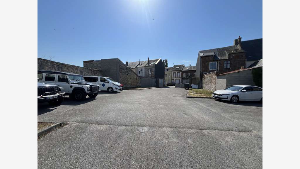 Ensemble commercial 968m² à louer à Fécamp 76400