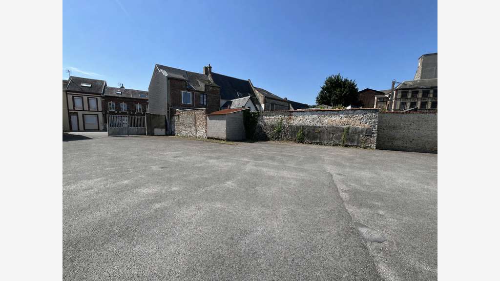 Ensemble commercial 968m² à louer à Fécamp 76400