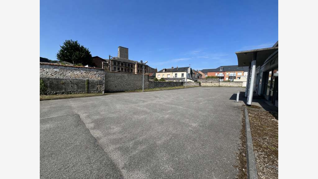 Ensemble commercial 968m² à louer à Fécamp 76400