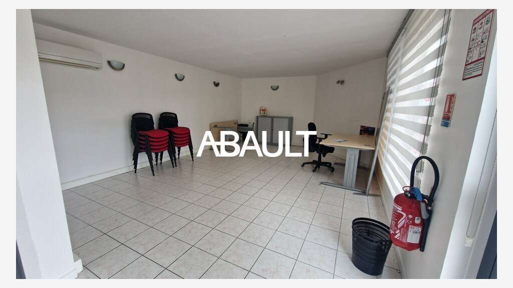 Local commercial 64m² à louer à Fenouillet