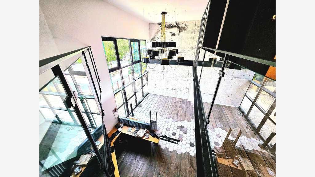 Loue bureau ou magasin 180m² à Ferrières-en-Brie