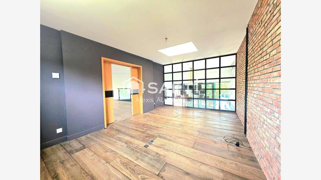 Loue bureau ou magasin 180m² à Ferrières-en-Brie