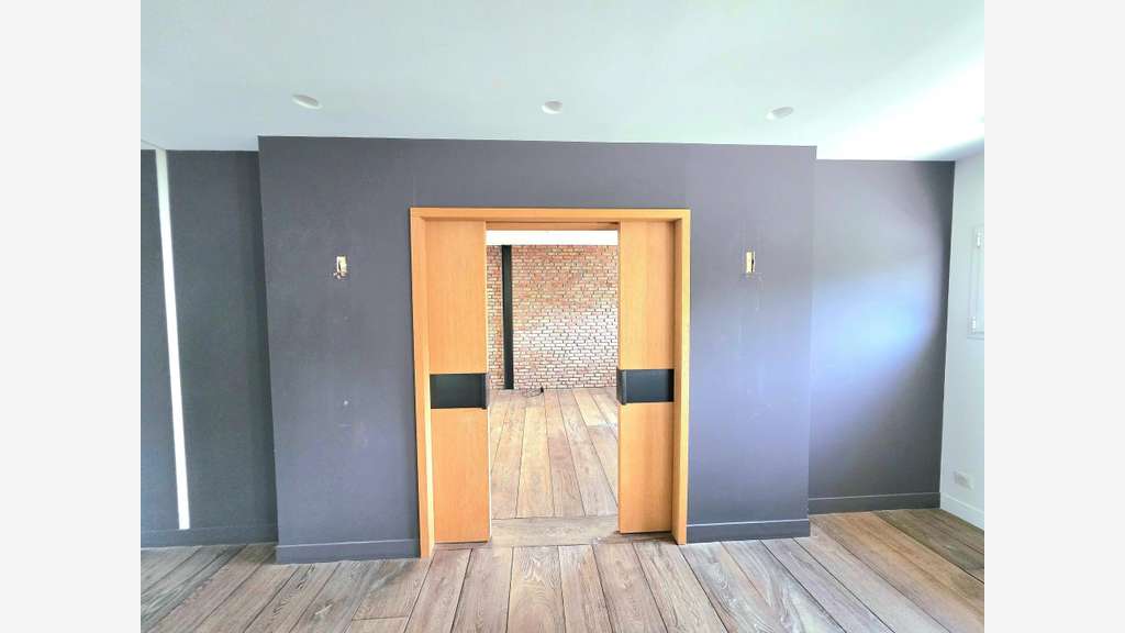 Loue bureau ou magasin 180m² à Ferrières-en-Brie
