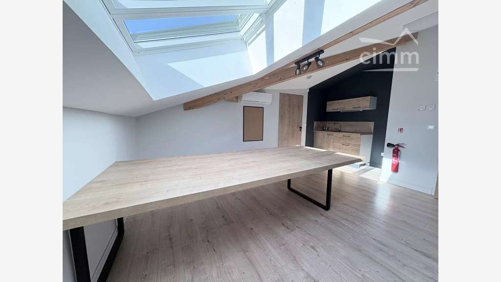 Bureaux lumineux 176m² en centre-ville à Feurs