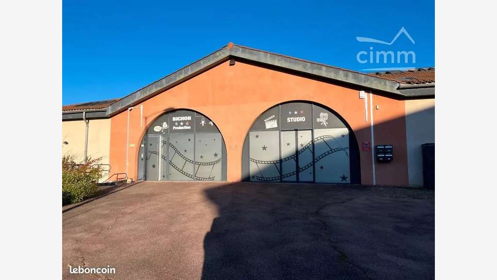 Bureaux lumineux 176m² en centre-ville à Feurs