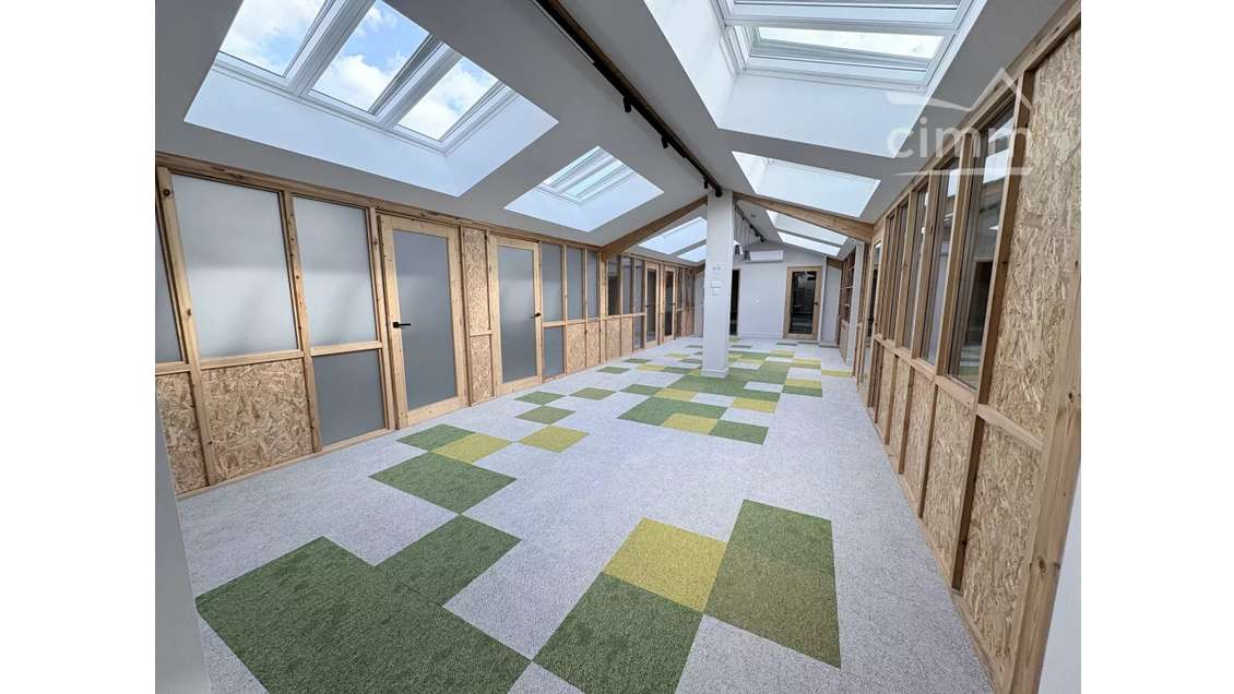 Bureaux lumineux 176m² en centre-ville à Feurs