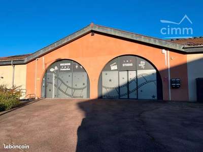 Location Locaux commerciaux - Boutiques à Feurs