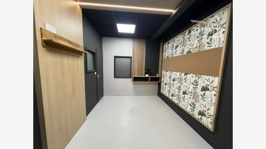 Loue 2 bureaux 27m² prêts à l’emploi centre Feurs