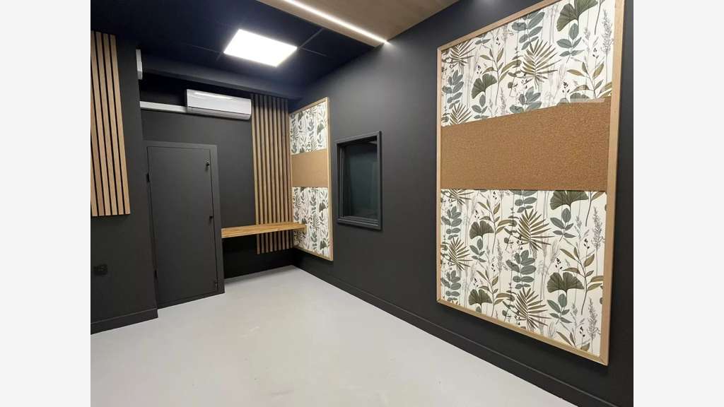 Loue 2 bureaux 27m² prêts à l’emploi centre Feurs