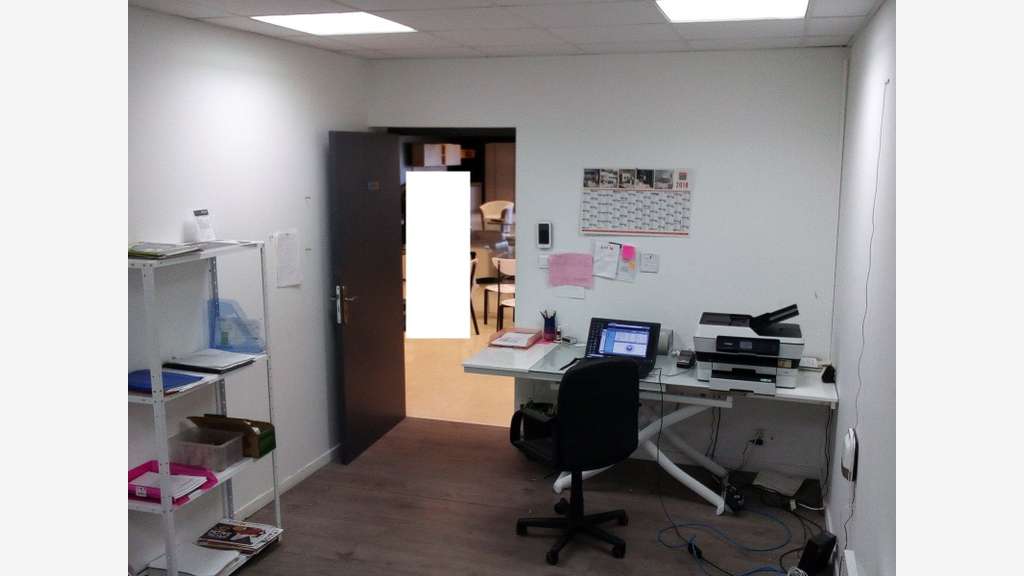 A louer grand local commercial 1300m² Zone Limoges