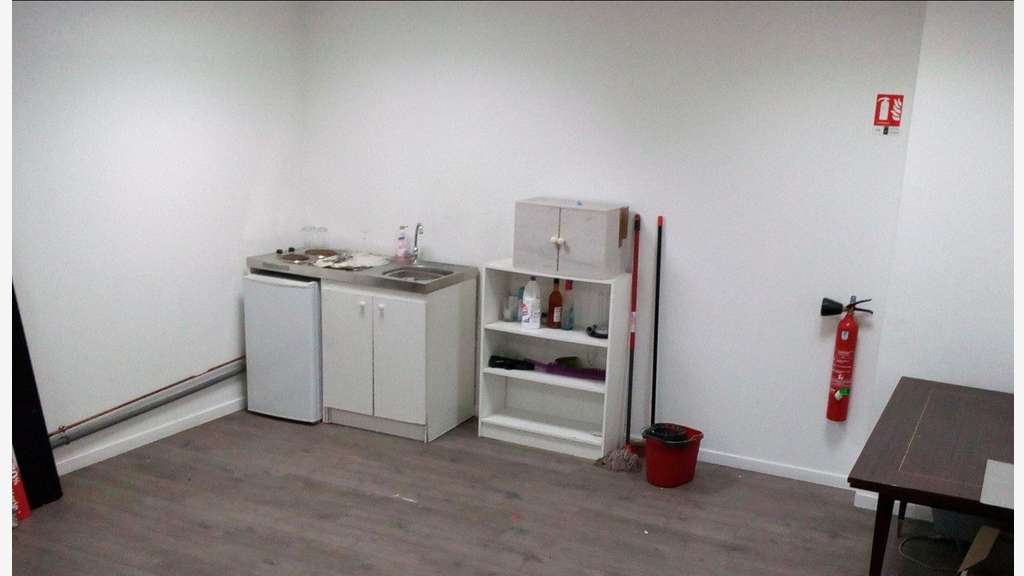 A louer grand local commercial 1300m² Zone Limoges