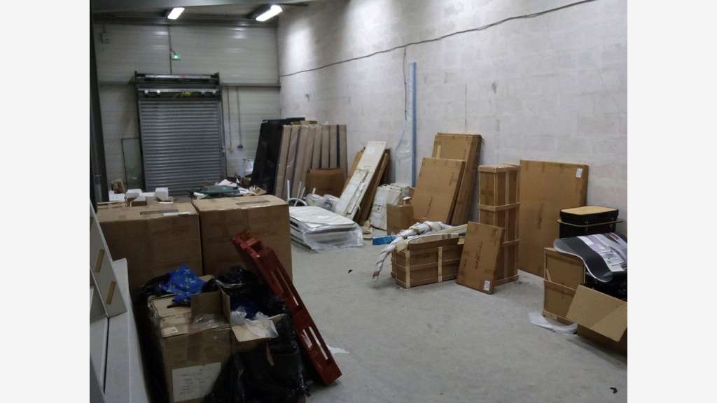 A louer grand local commercial 1300m² Zone Limoges