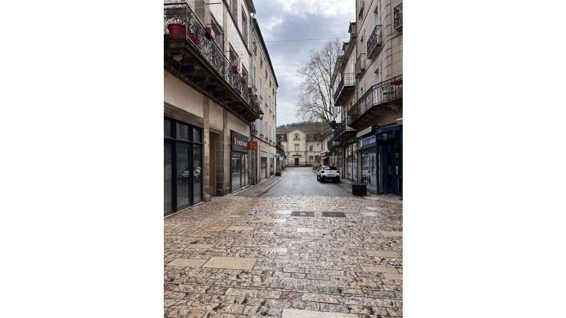 A louer joli local rénové 50m² à Figeac