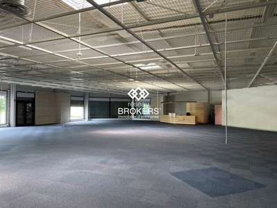 A louer local commercial 330m² ZA Grands Champs