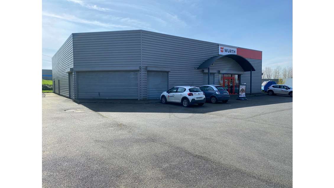 À louer locaux 330m² à Flers Zone Grands Champs