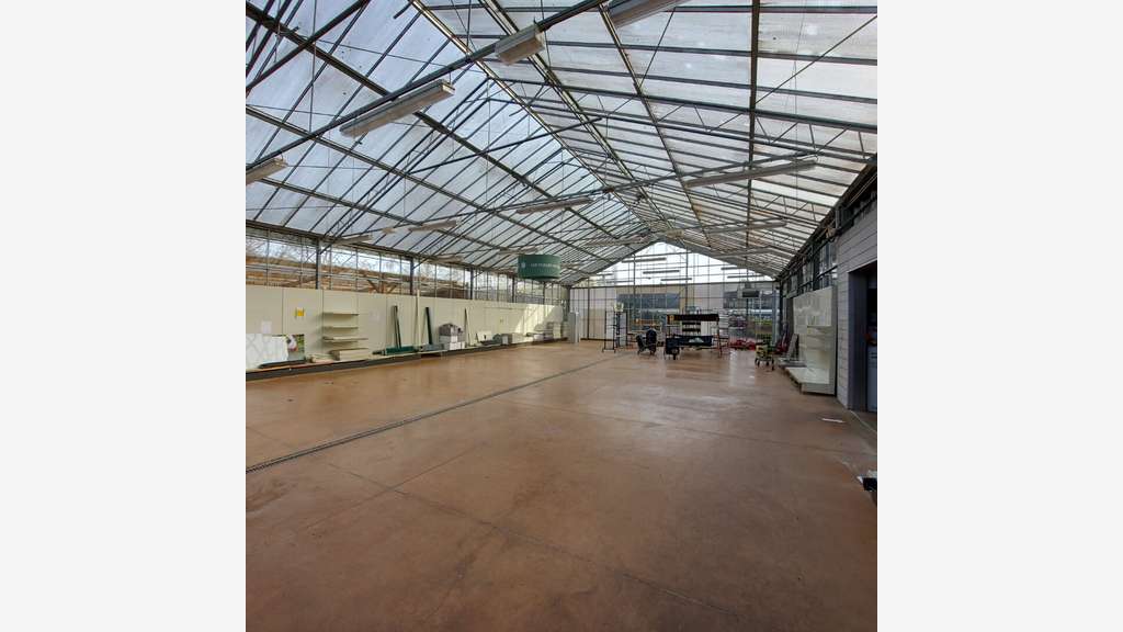 A louer local commercial de 1000m² en zc à Flers