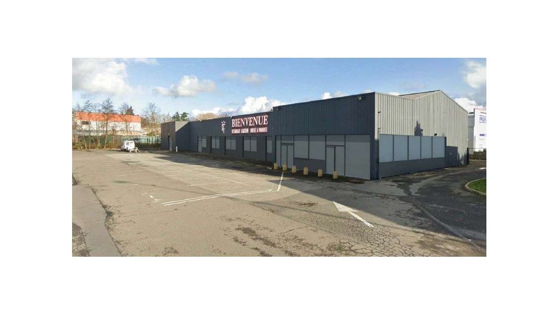 A louer local commercial 1080m² à Flers empl N°1
