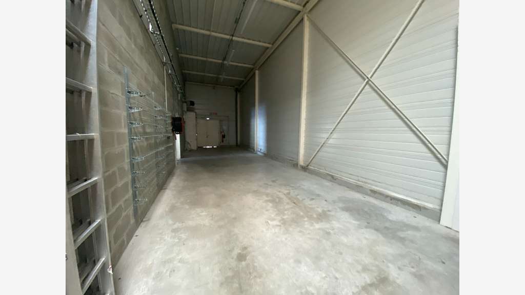A louer Local commercial 600 m2 Flers 61