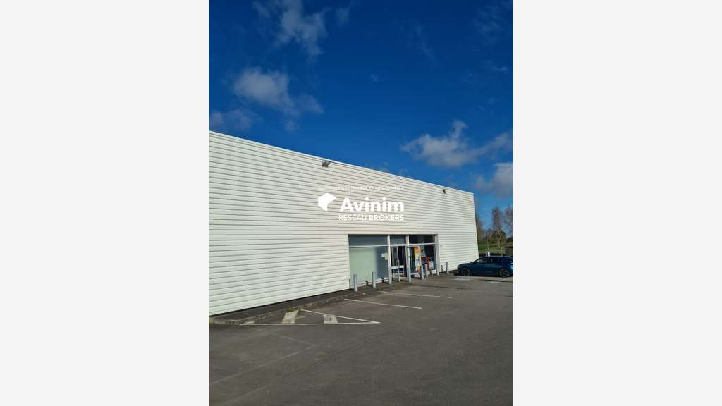 Local commercial 560 m² FLERS
