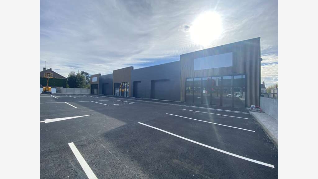 A louer local commercial 375m² Fleury-les-Aubrais