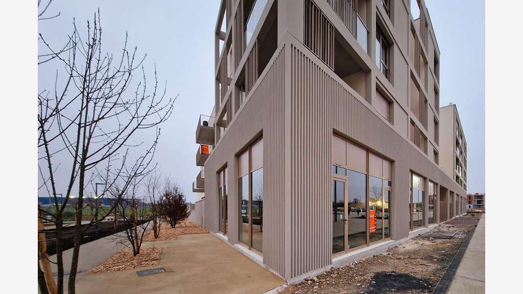 Loue local commercial neuf 158m² à Fleury sur Orne