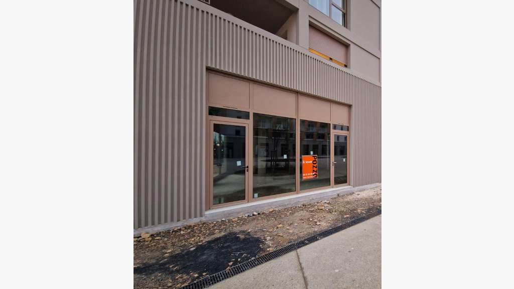 Loue local commercial neuf 158m² à Fleury sur Orne