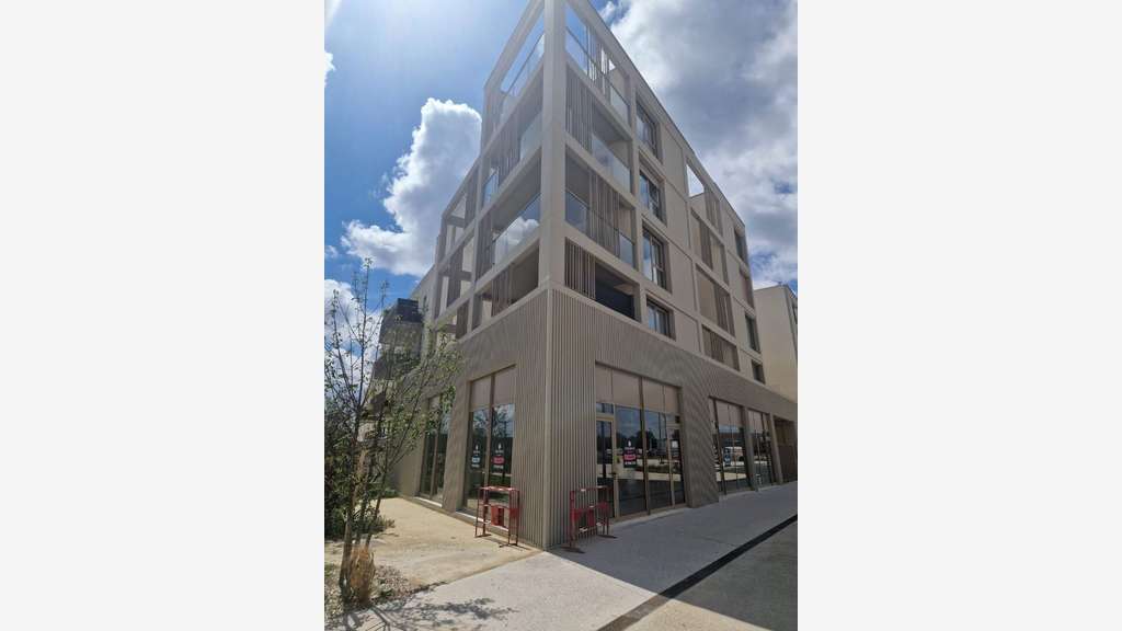 Loue local commercial neuf 158m² à Fleury sur Orne