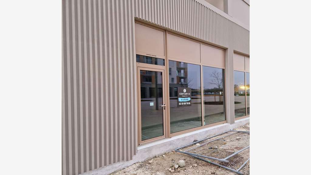 A louer local commercial neuf 106m² Sud de Caen