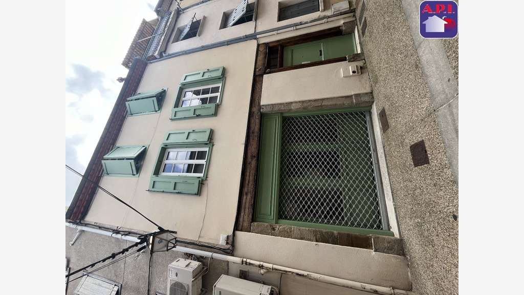A louer local brut à Foix centre rue d'Albret