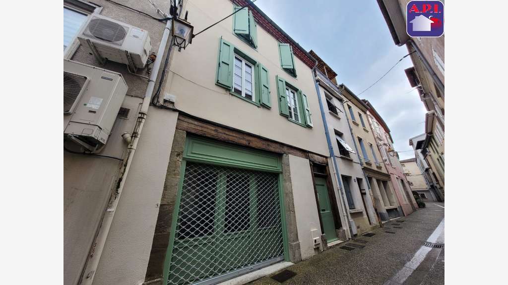 A louer local brut à Foix centre rue d'Albret