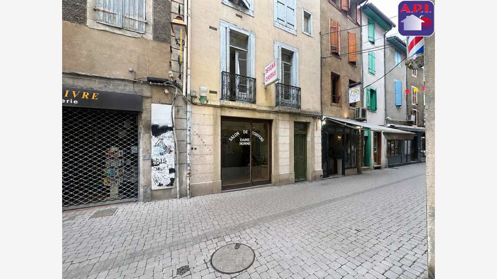 LOCAL COMMERCIAL À LOUER  CENTRE HISTORIQUE DE FO