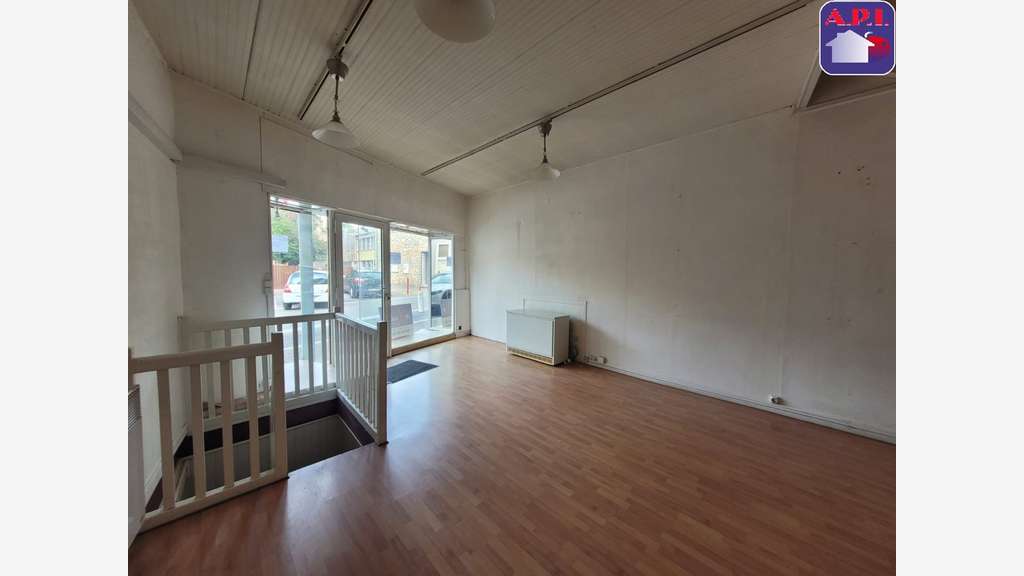À LOUER  LOCAL COMMERCIAL EN PLEIN CENTRE-VILLE D