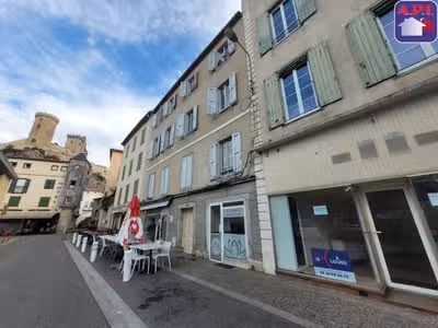 À LOUER  LOCAL COMMERCIAL EN PLEIN CENTRE-VILLE D