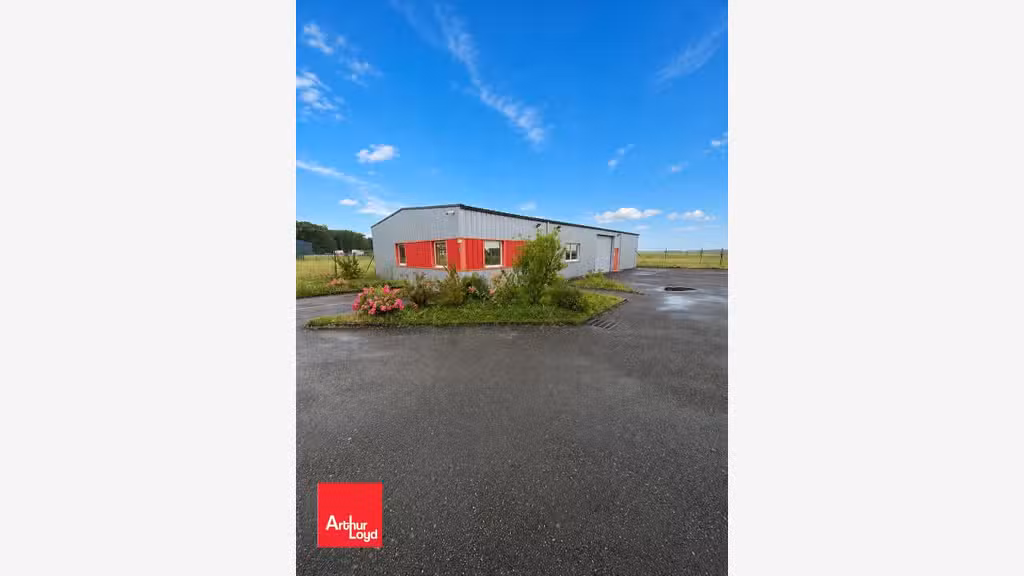 Loue local d'activité de 239m² à Fontaine-la-Guyon