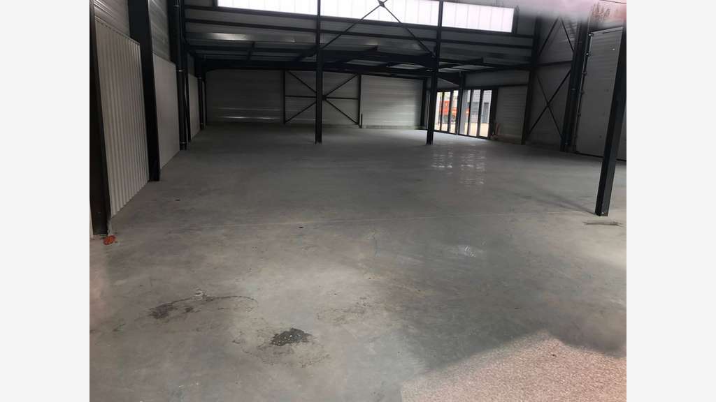 Location local commercial 450m² Fontaine-lès-Dijon