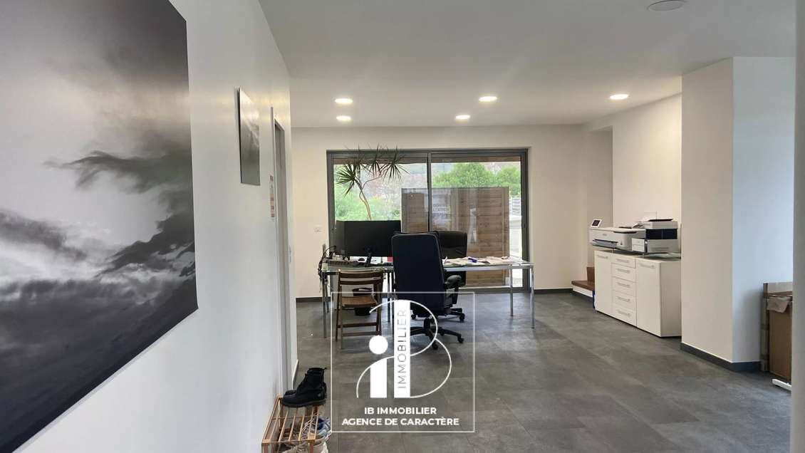 Loue local commercial de 124m² prox Fontainebleau