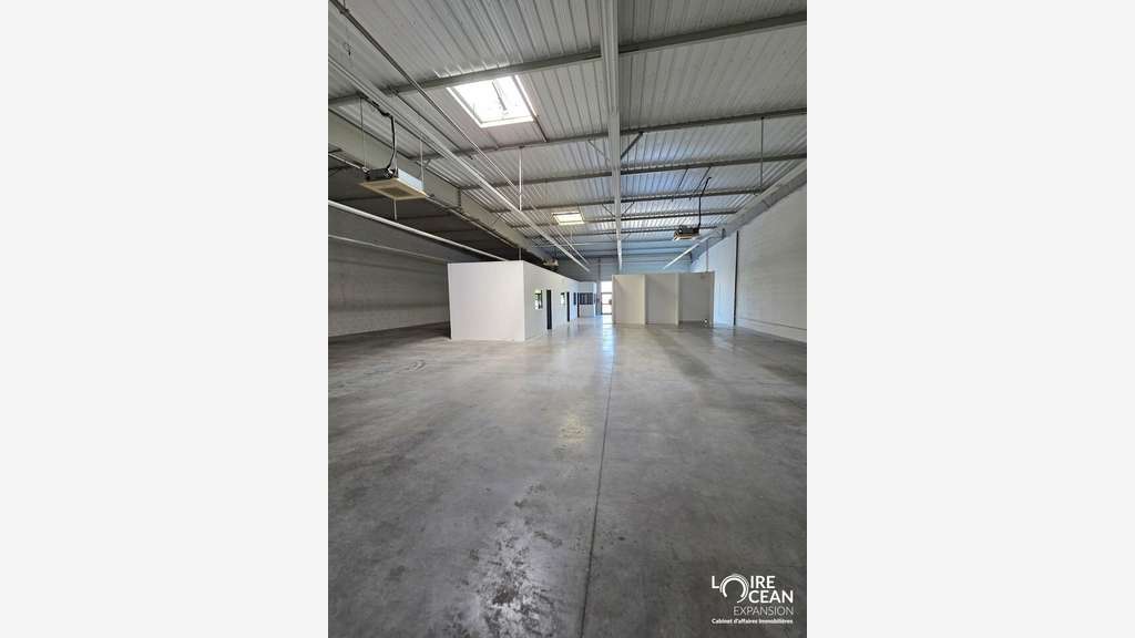 A louer local commercial 600m² en Vendée Sud