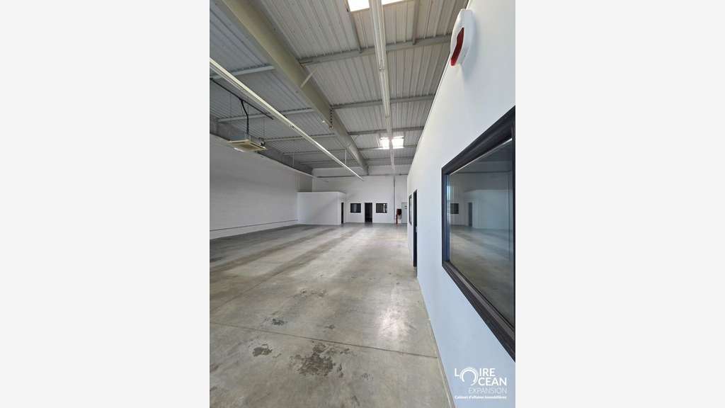 A louer local commercial 600m² en Vendée Sud