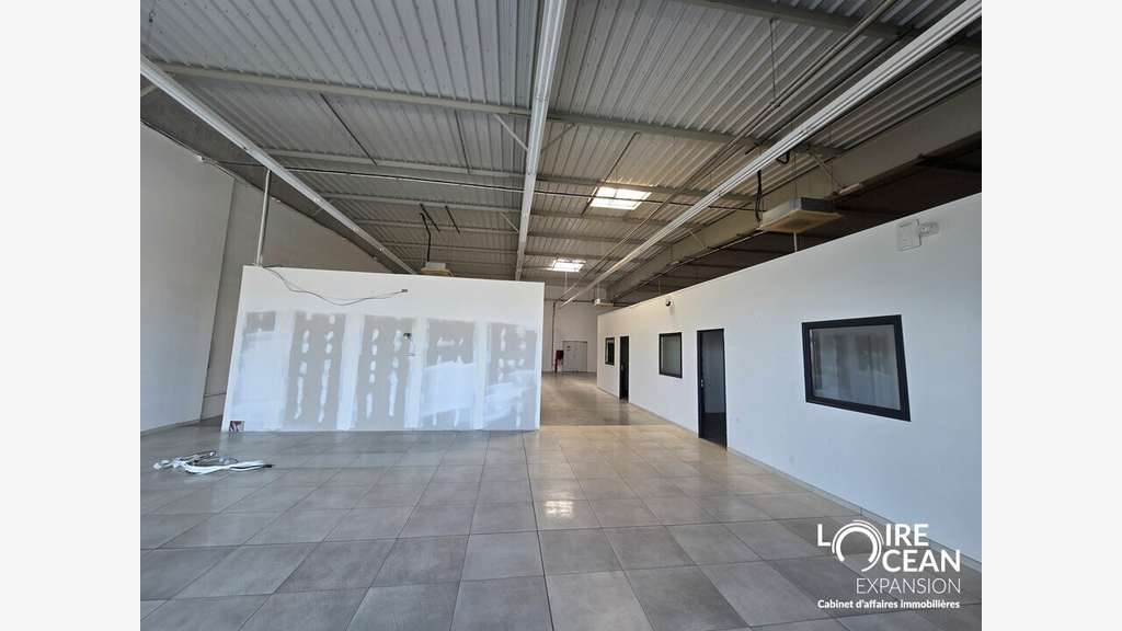A louer local commercial 600m² en Vendée Sud