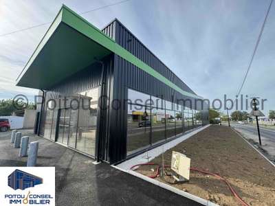 Local neuf 600m² à louer à Fontenay-le-Comte