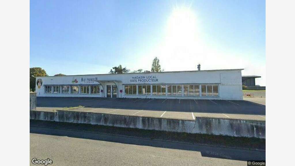 Loue local commercial de 410m² à Fontenay le Comte