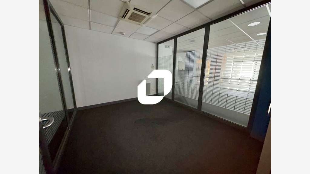 A louer Local commercial 308m² Fontenay le fleury