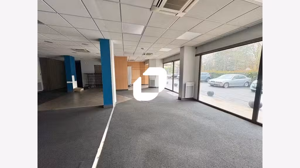 A louer Local commercial 308m² Fontenay le fleury