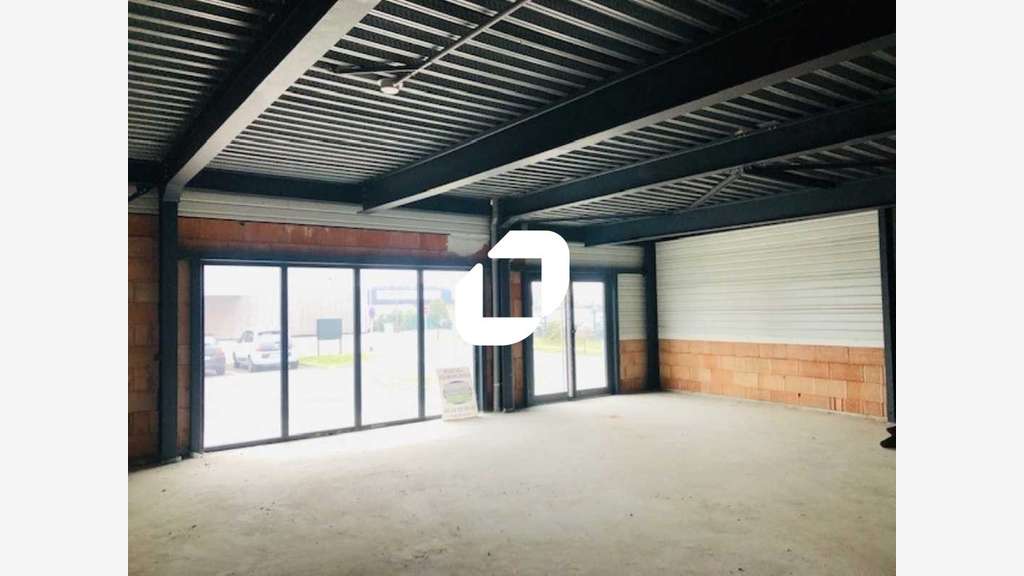A louer Local commercial 81m² Fontenay le vicomte